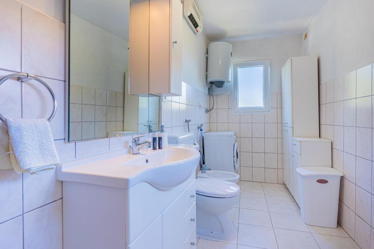 Apartmani Valun1 Exterior foto