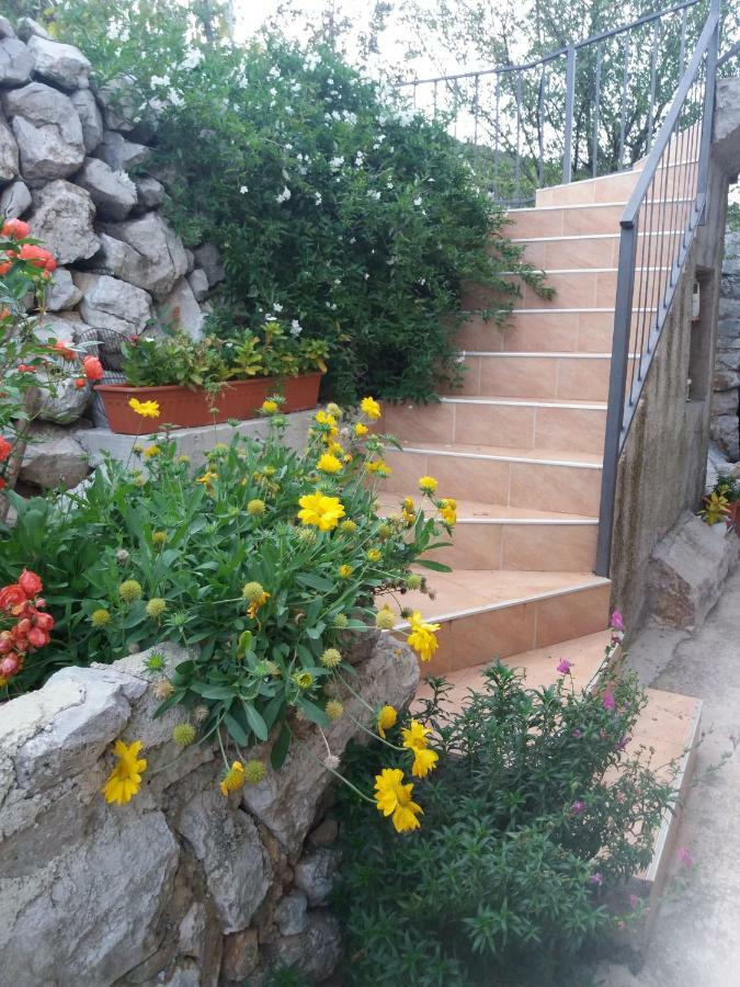 Apartmani Valun1 Exterior foto